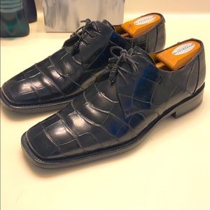 Genuine Alligator Men’s 9.5M Shoe by Mezlan